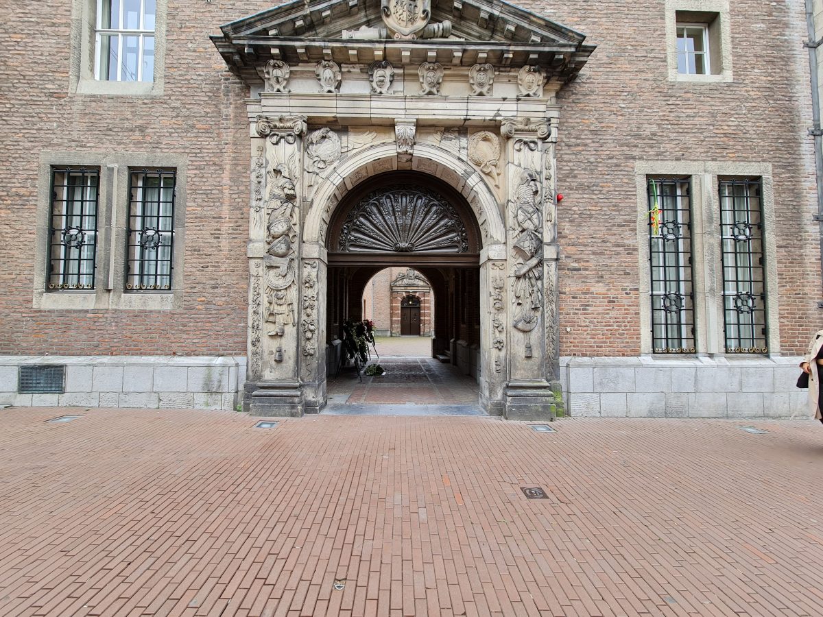 Gemeentehuis nijmegen, Gemeentehuizen